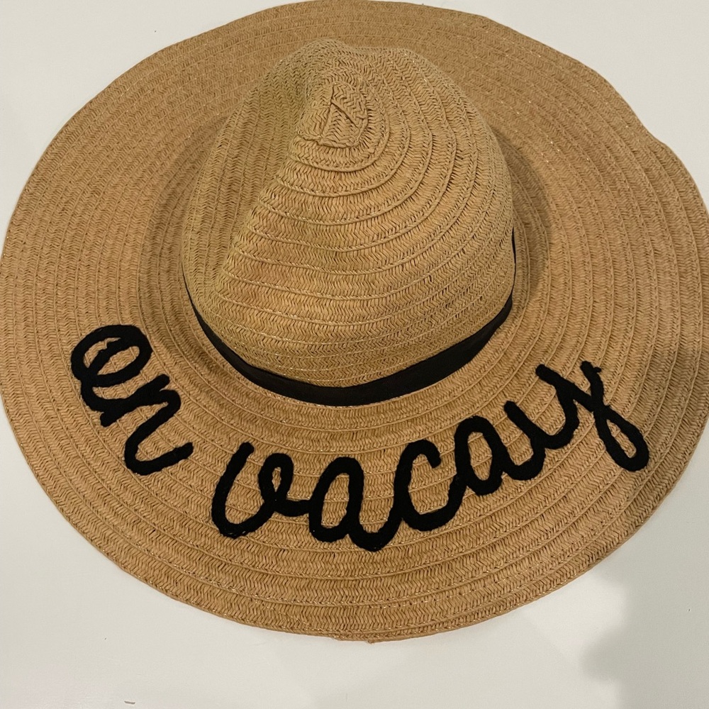 On vacay straw hat with floppy brim